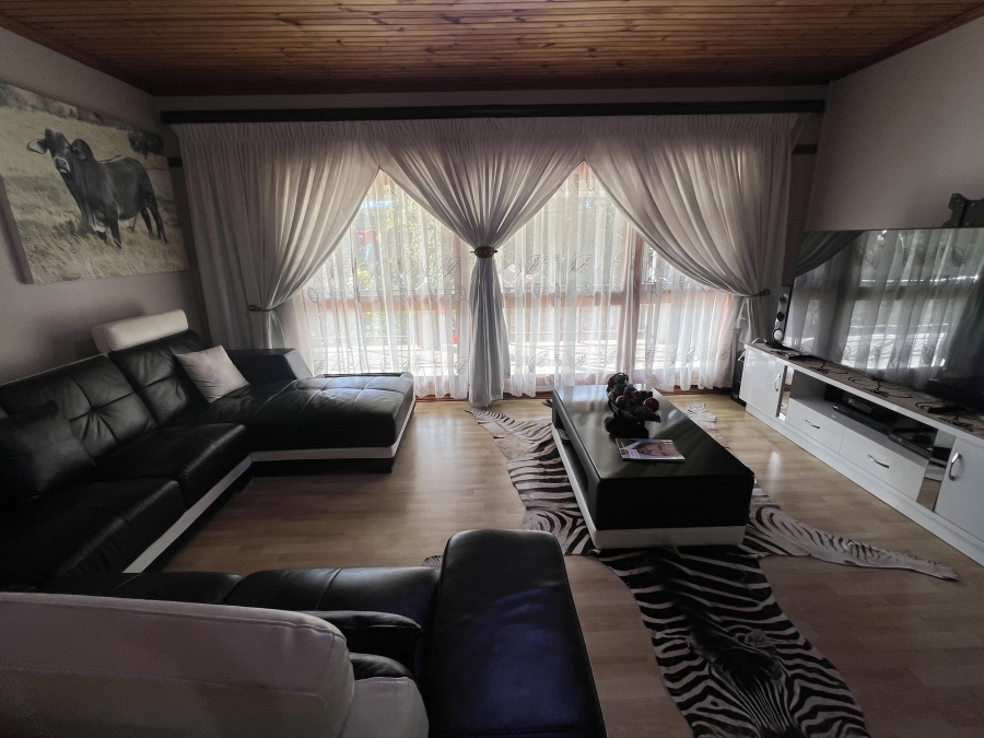 4 Bedroom Property for Sale in Beacon Bay North Eastern Cape
